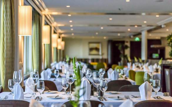 Riviera Travel, MS William Shakespeare, Restaurant 10.jpg